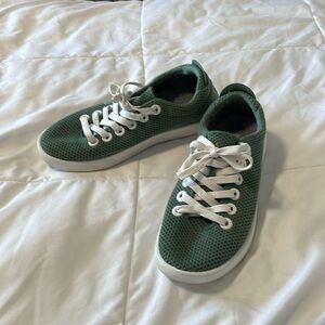 Allbirds Tree Runners in Green size 8